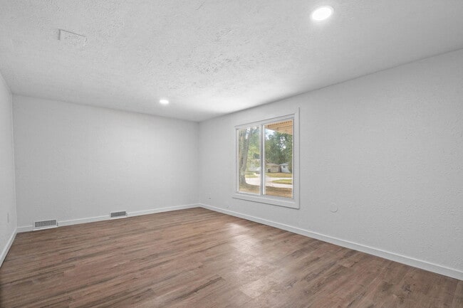 Building Photo - 442 S Monte Vista Ave