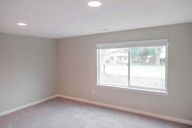 Building Photo - Remodeled home! Granite! SS Appliances!