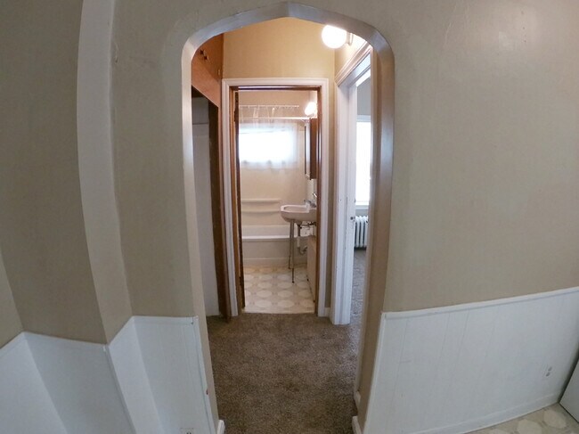 Hall - 527 6th Ave SW