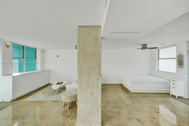 Building Photo - 301 Ocean Dr