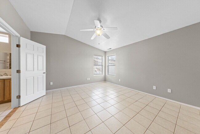 Building Photo - 655 Kane Ct