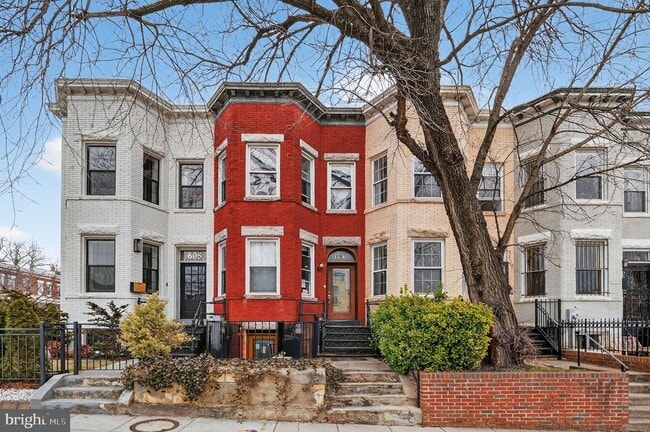 Building Photo - 1169 6th St NE