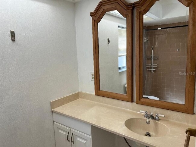 Building Photo - 200 Arbor Dr W