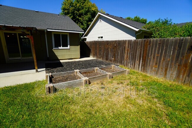 Building Photo - 12303 W Abram Dr