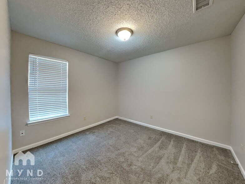Building Photo - 3946 Misty Lake Cove