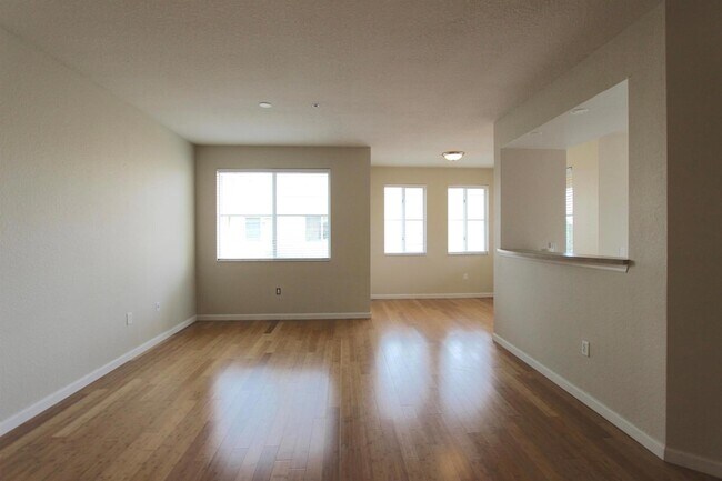 Building Photo - 11014 Legacy Dr