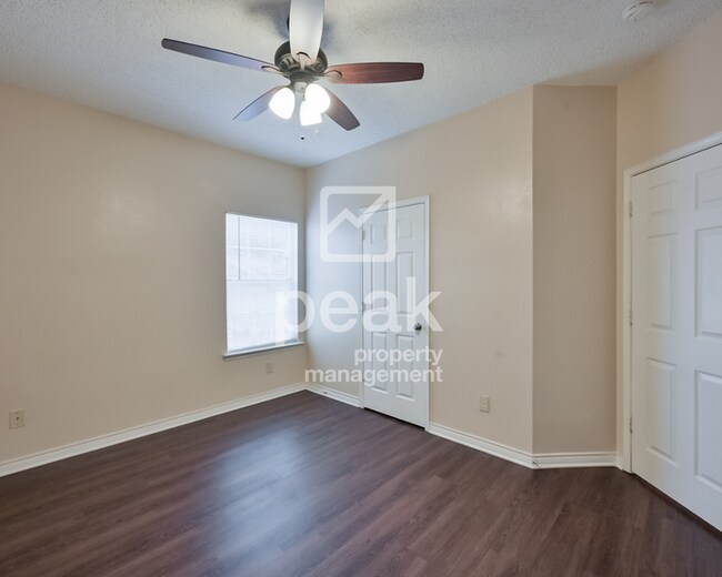 Building Photo - $2000! 3Bed/2.5Bath home in west Fort Worth!  Apply by 9/8 for Labor Day Savings! See description!