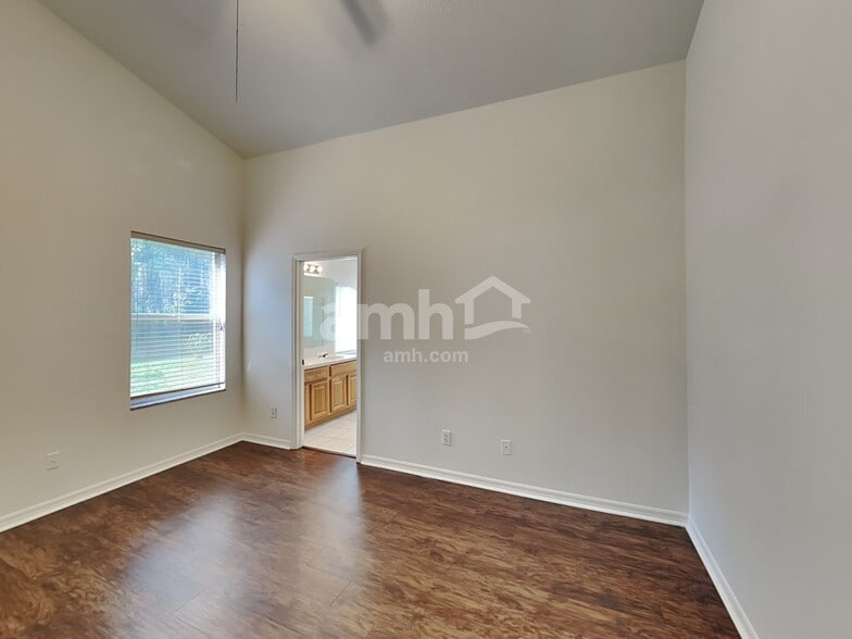 Building Photo - 15004 Shaw Rd