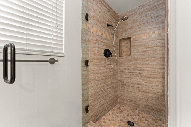 Building Photo - 4/Bed, 3/Bath YL Travis Ranch Home w/Pool & Spa