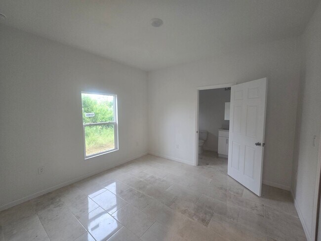 Building Photo - Brand New Construction 2/2/1 SW Lehigh Acres