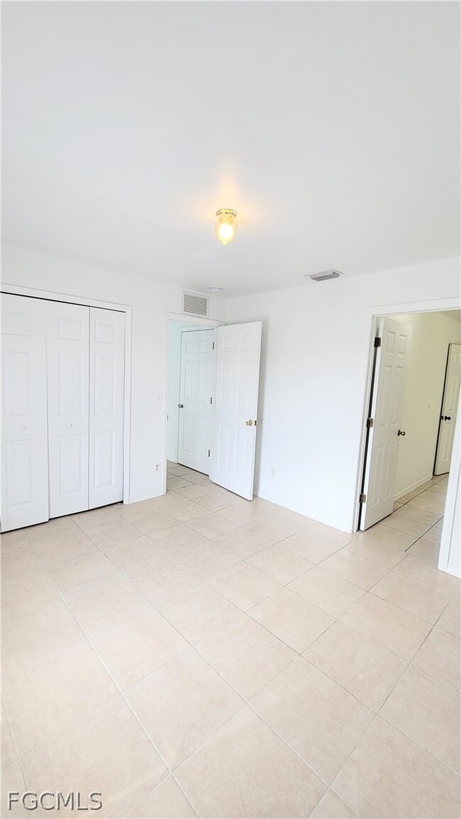 Building Photo - 718 Altair Ave