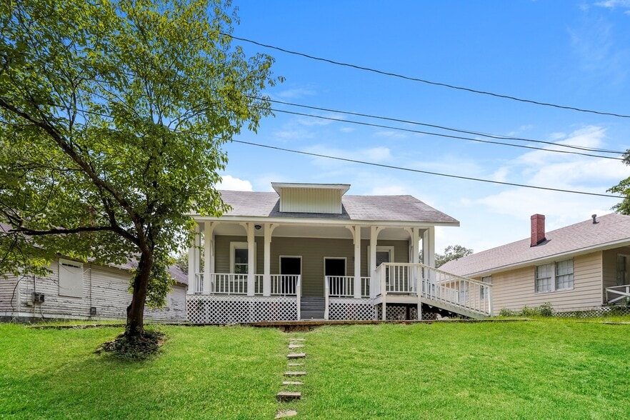 Building Photo - 2 Beechwood Heights