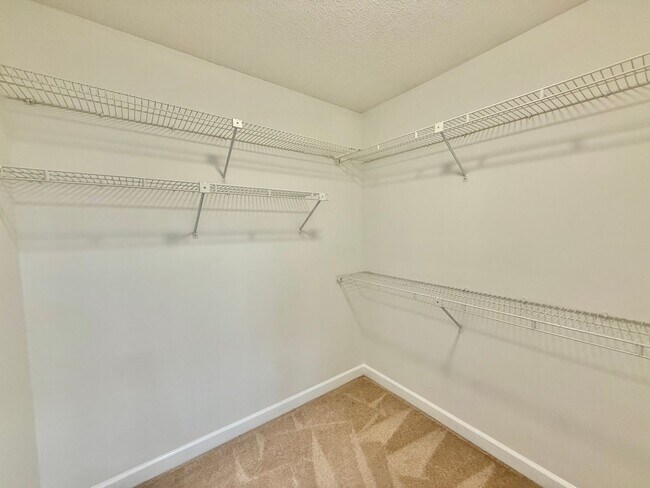 Building Photo - Recently Remodeled 4BD, 2.5BA North Raleig...