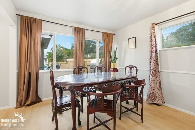 Building Photo - Beautifully Updated 3Bdm 3Ba Unfurnished Home with Views in Cardiff By the Sea!