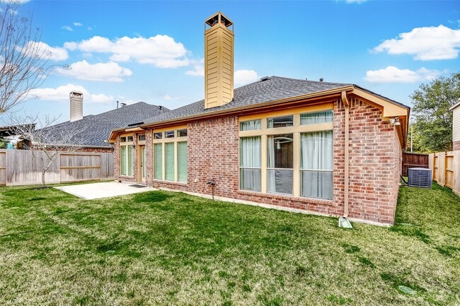 Building Photo - 27923 Silverstream Ct