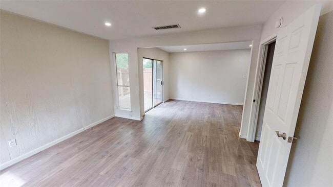 Building Photo - 5917 Little Creek Trail