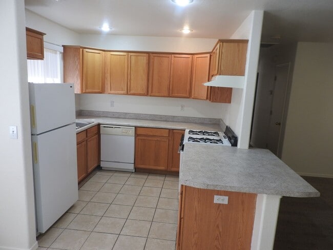 Building Photo - K-1022