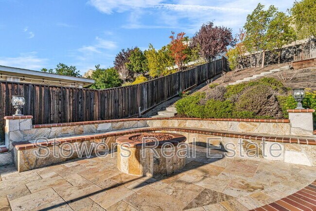 Building Photo - 3223 Carpenter Way