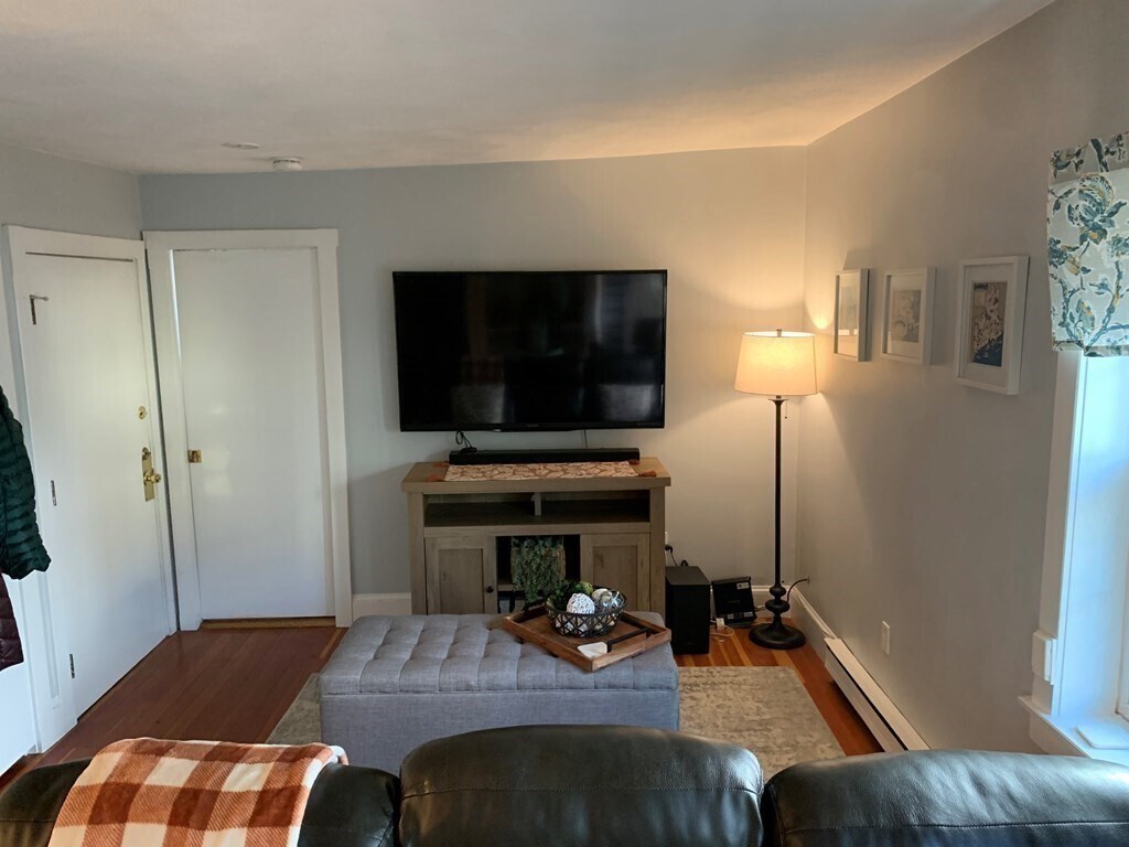 Building Photo - 37 Sackville St