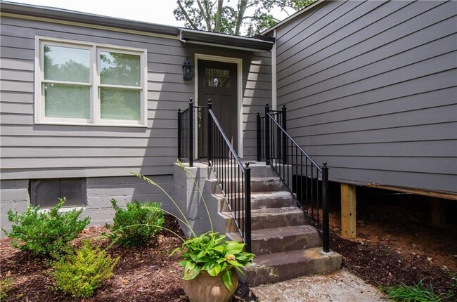 Building Photo - 729 Sunnybrook Dr