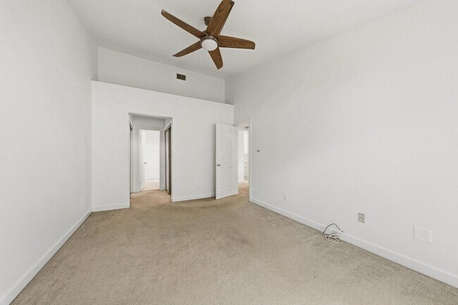 Building Photo - 5921 Barbados Pl