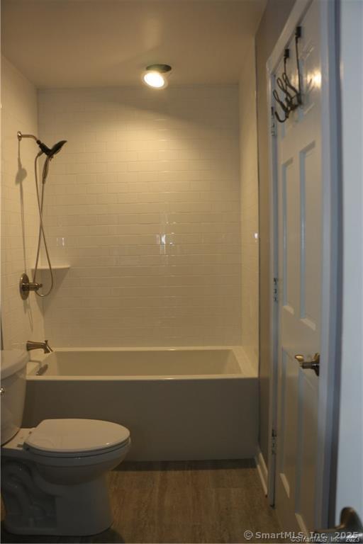 Building Photo - 41 Colonial Rd