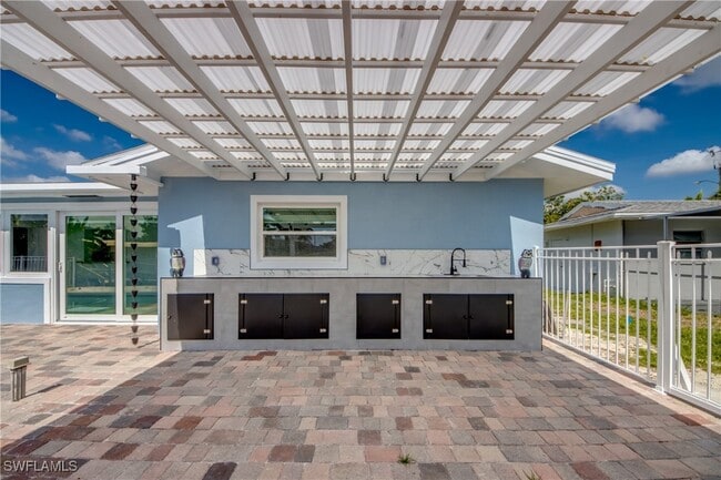 Building Photo - 4312 S Pacific Cir