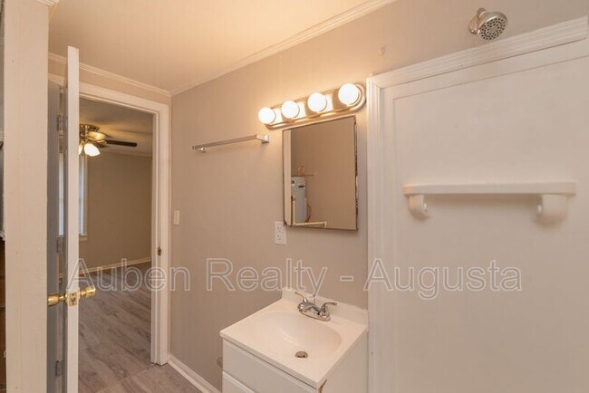 Building Photo - 3527 Bullock Ave