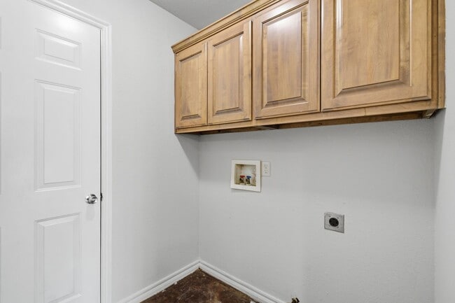 Building Photo - Claremore | 3 Bed | 2 Bath | Large Backyard