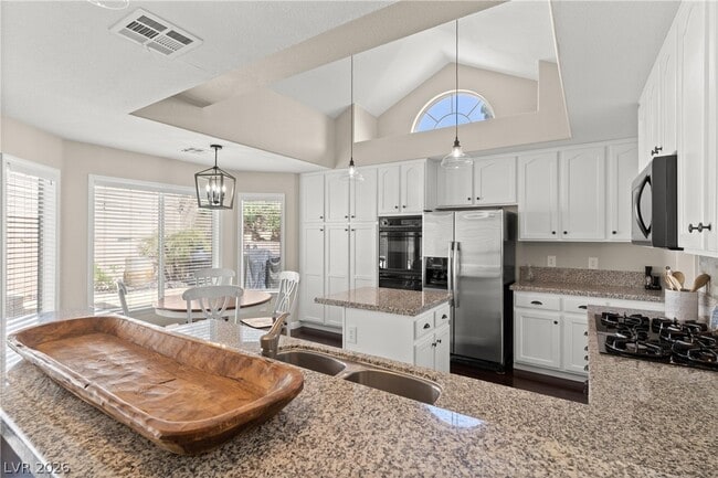 Building Photo - 2417 Shady Vista Dr