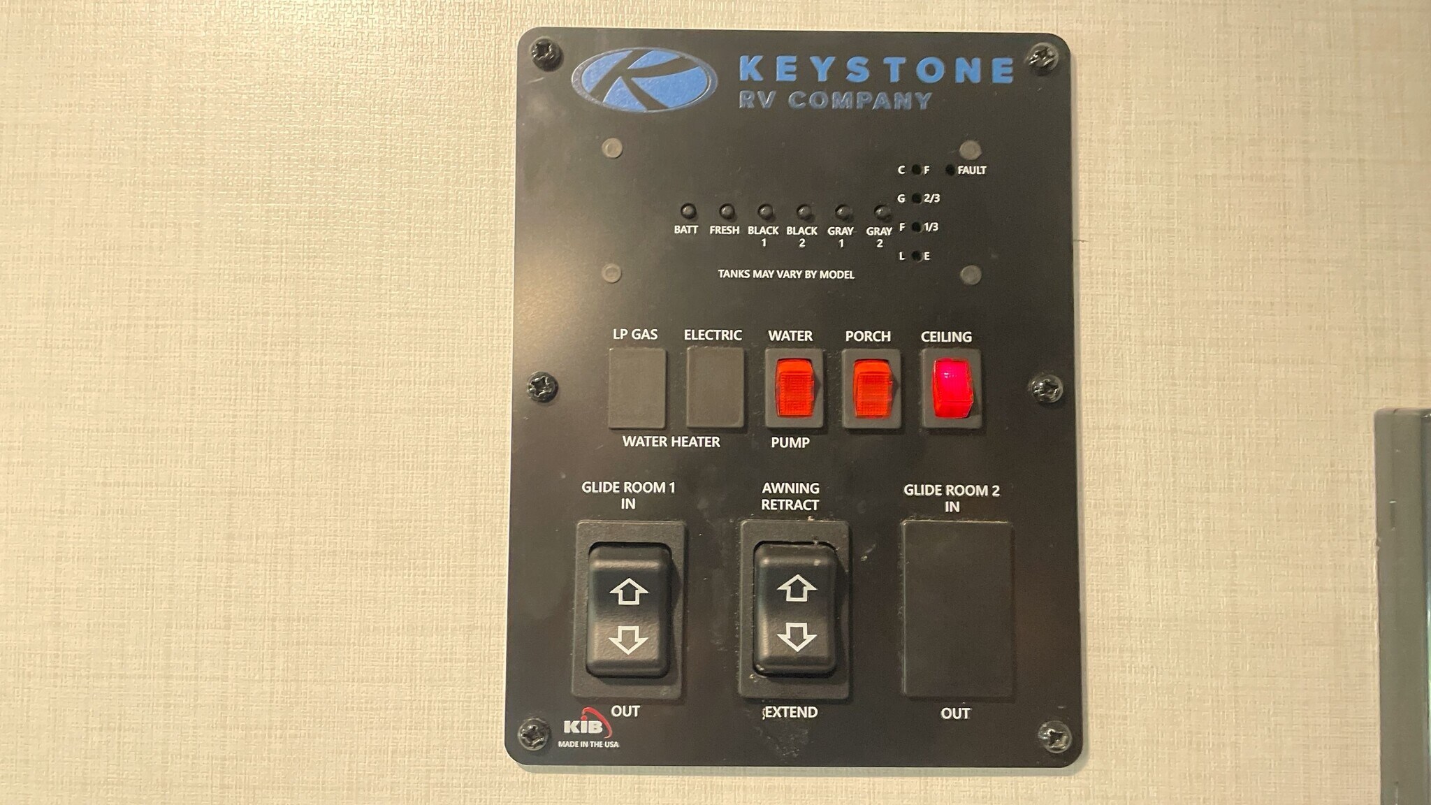 Building Photo - 13691 E Hwy 25