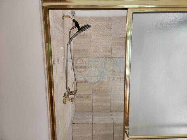 Building Photo - RARE exquisite home on acreage in the heart of West Little Rock!