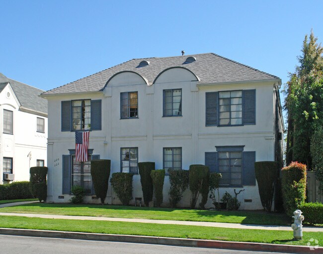 Building Photo - 220-222 S Reeves Dr