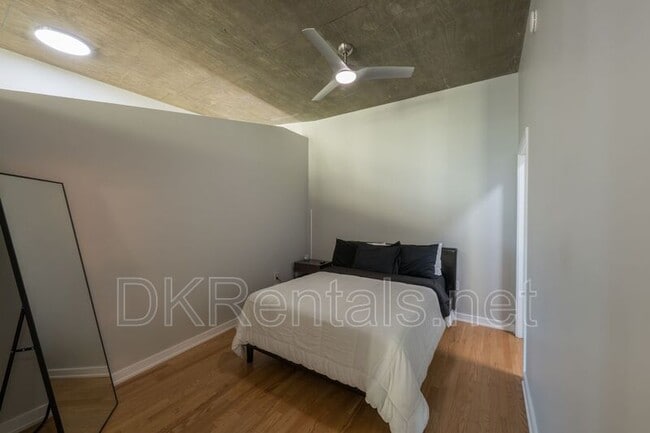 Building Photo - 943 Peachtree St NE