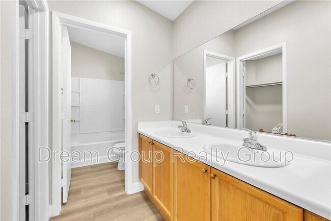 Building Photo - 8842 Duncan Barrel Ave