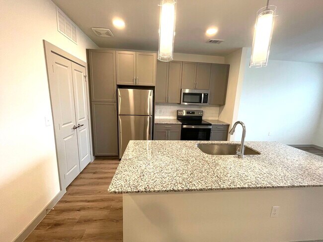 Building Photo - 1111 Gallagher Dr