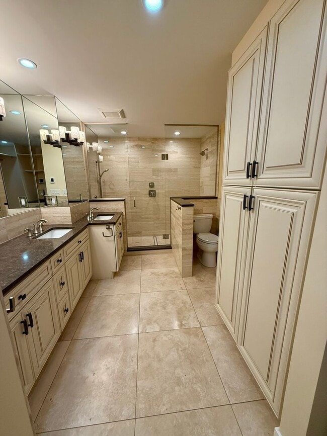 Building Photo - 2Bd/2Ba Bellevue Condo