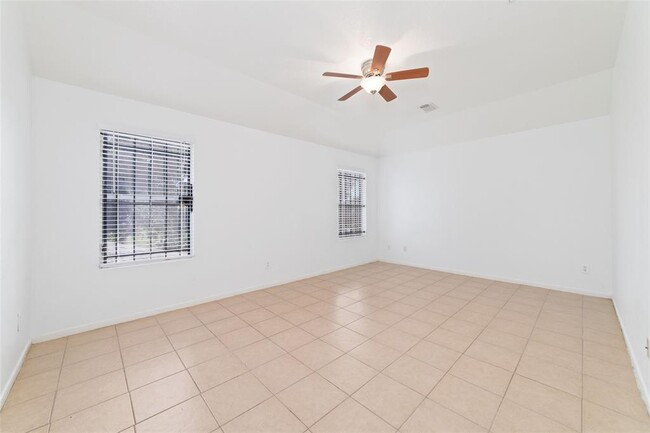 Building Photo - 1106 N Rock Dr