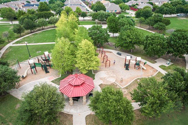 Building Photo - 9530 Park Garden Dr