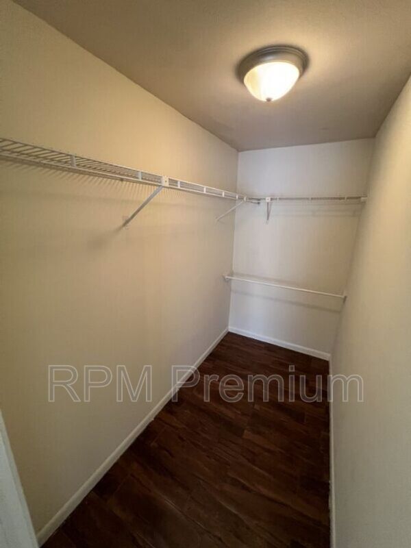 Building Photo - 5268 S Brightside View Dr