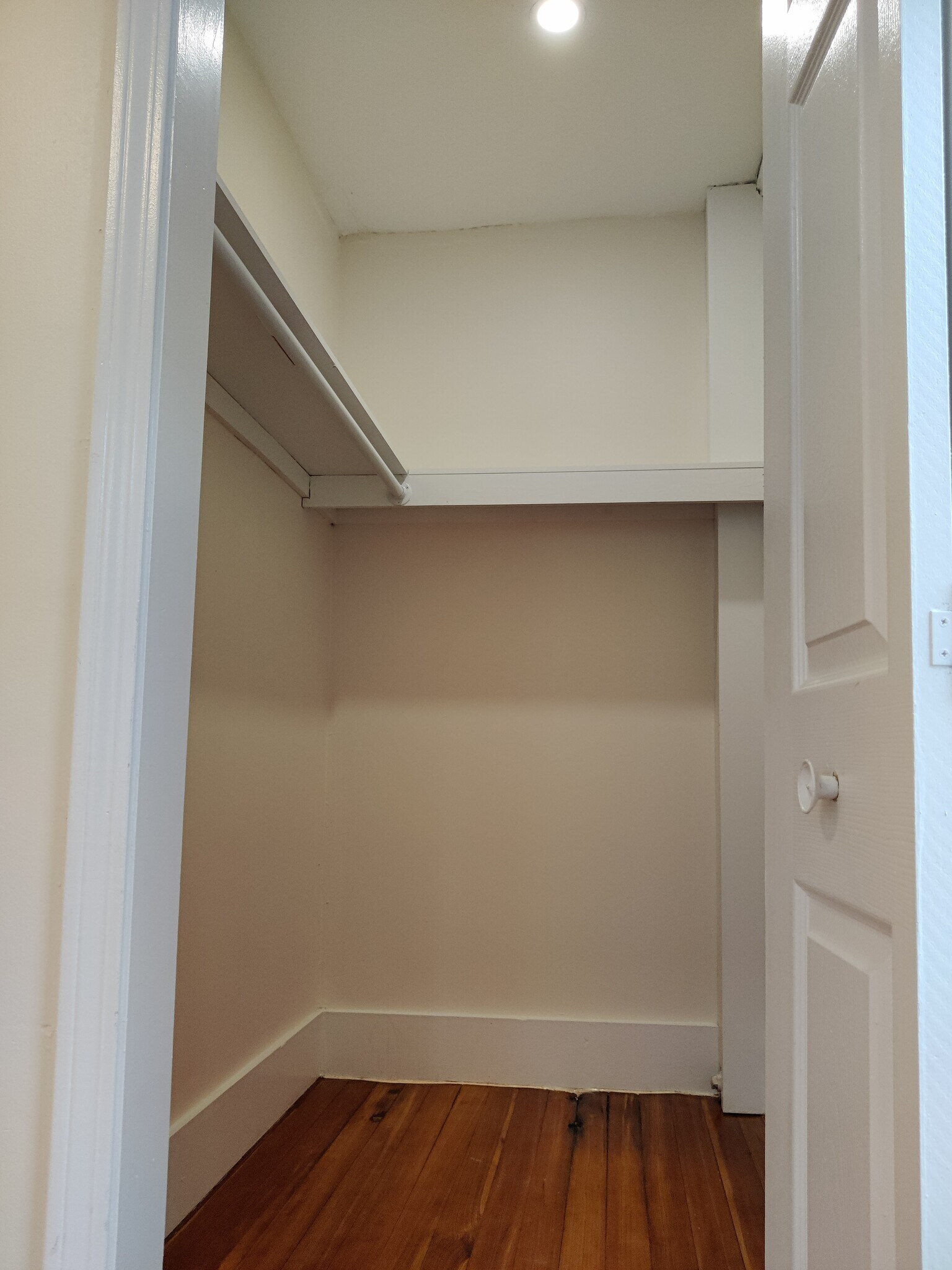 Building Photo - 8 Barrows St