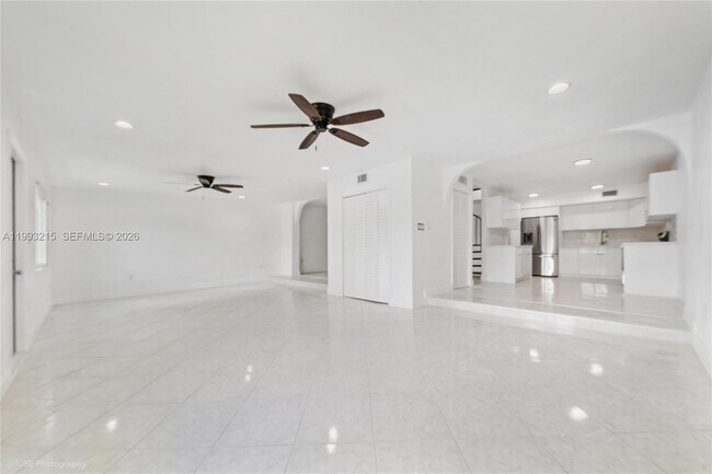 Building Photo - 2211 SW 122nd Ct