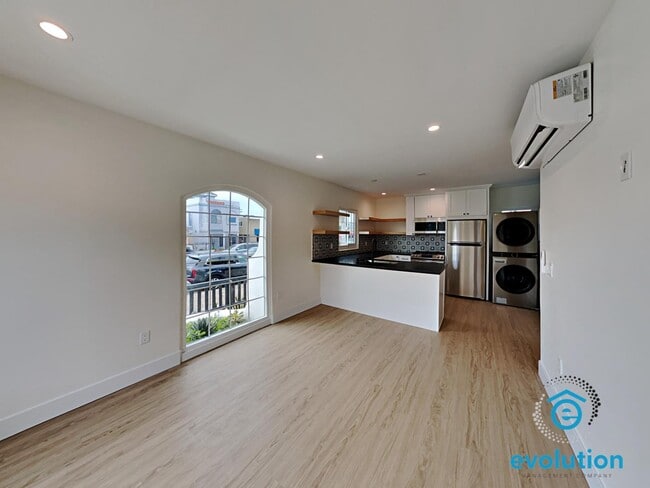 Building Photo - 3831-3835 3rd Avenue - 3835 3rd Ave Apt 1