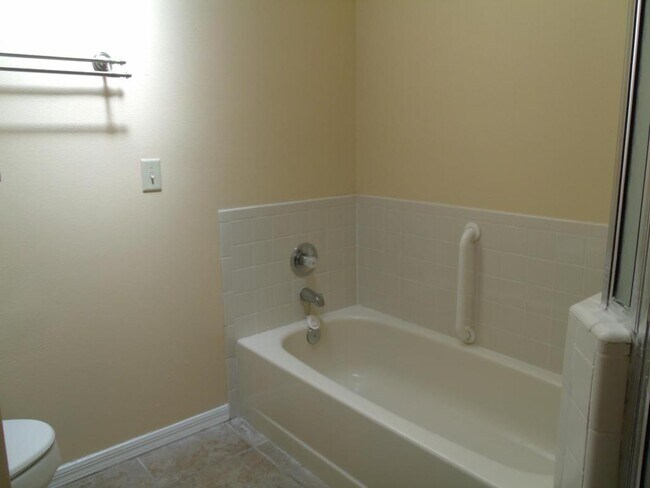 Building Photo - 9869 Aloma Bend Ln