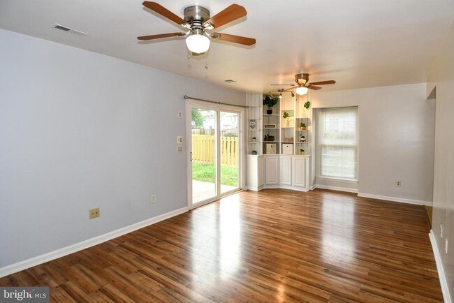 Building Photo - 6125 Trident Ln