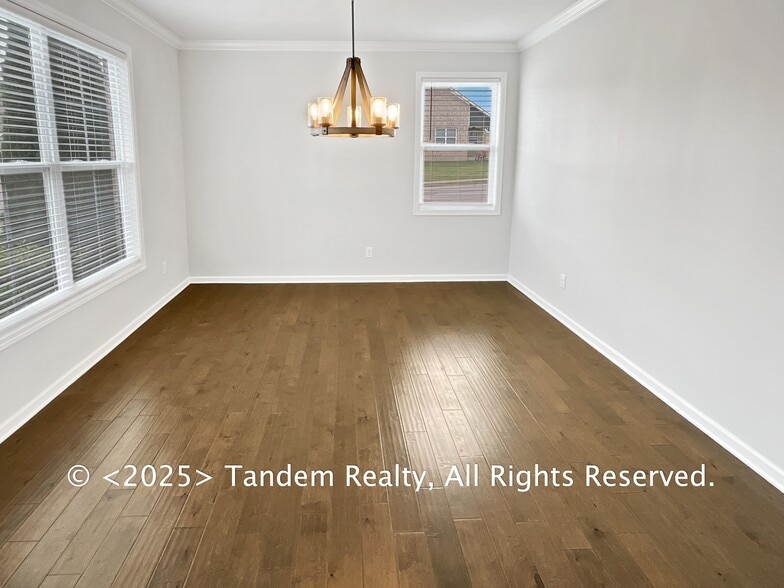 Building Photo - 8020 Forest Hills Dr