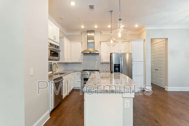 Building Photo - 609 Broadview Terrace NE