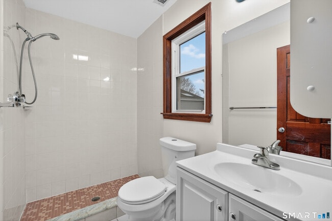 Building Photo - 82 Limewood Ave