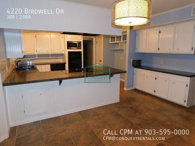 Building Photo - 4220 Birdwell Dr