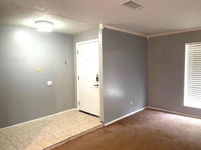 Building Photo - Family friendly, friendly, neighbors, open...